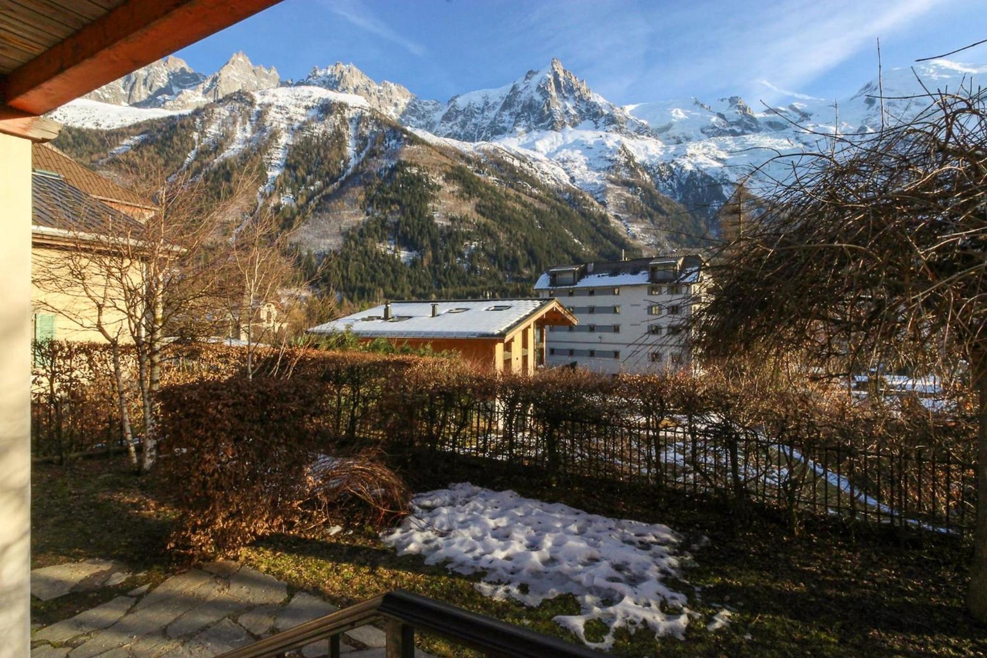 Les Alpins - Centre De Chamonix - Renove Avec Jardin Et Vue Imprenable Sur Le Montblanc Apartment Ngoại thất bức ảnh